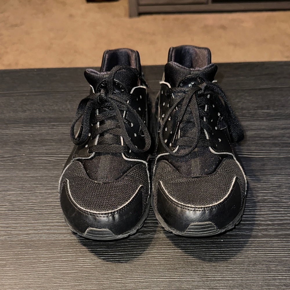 Black Kids Shoes. Nike Hurache